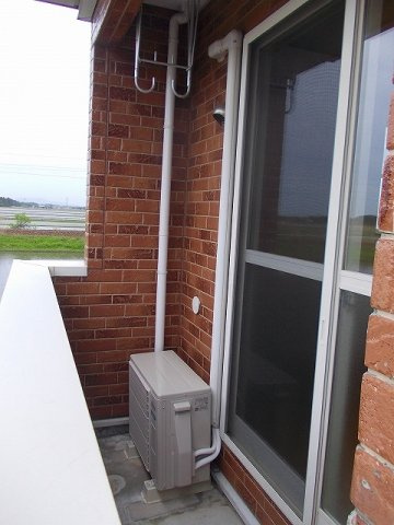 カルムＢのバルコニー|暖かな日差しのふりそそぐバルコニー