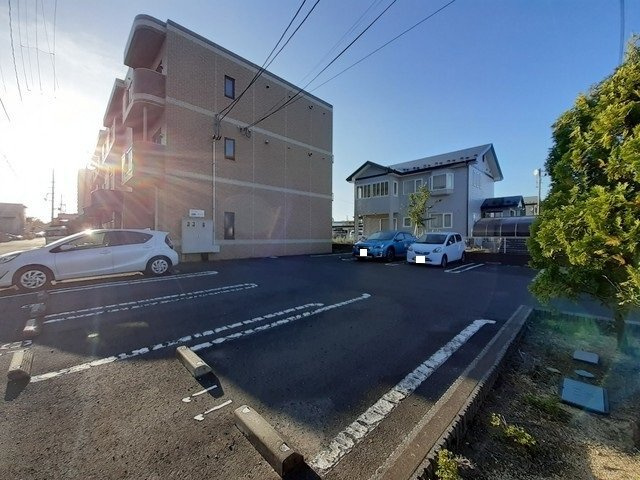 ジラソーレの駐車場|駐車場に車を止められます