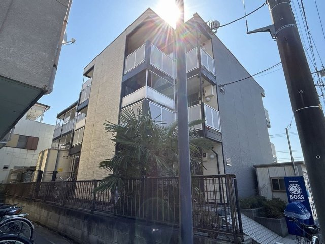 レオパレスファーレⅥの外観