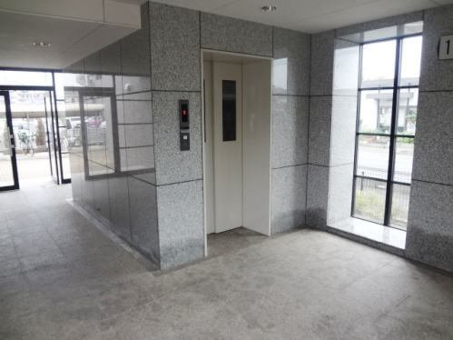 キャッスルタルイ参番館のエントランス