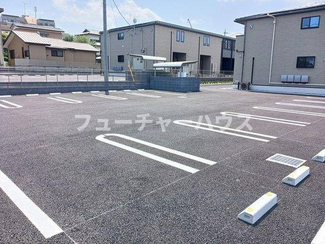 ヒカルサ水戸石川ノースの駐車場