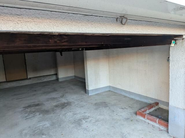 寝屋川市堀溝貸家の玄関