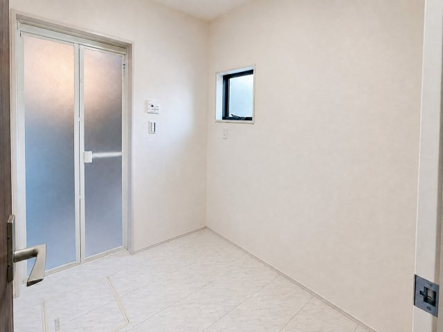 宇治市伊勢田町名木１丁目のランドリースペース
