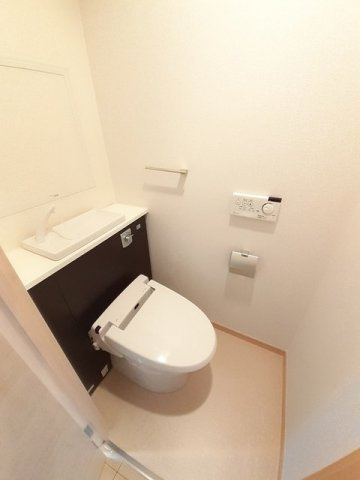 メゾン　ラフィネのトイレ|清潔感のあるトイレです
