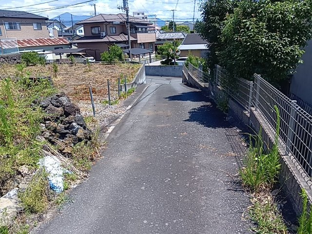 売土地　富士市入山瀬４丁目の周辺|南側が道路に接しているので陽当たり良好です。