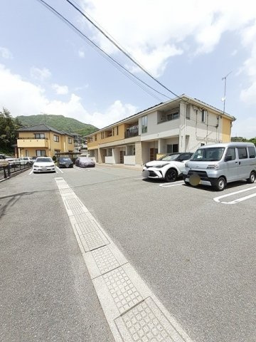 アークガーデン　Ⅱの駐車場|駐車スペースもあります