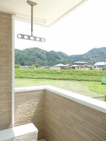 サクラのバルコニー|バルコニーからの眺めを楽しみながら食事をしませんか