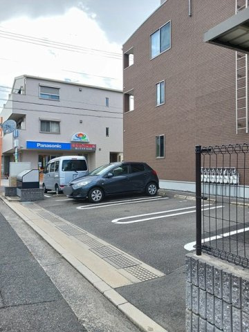 ルミエール　五日市駅前の駐車場|駐車場があるので、車を買う予定の方も安心です