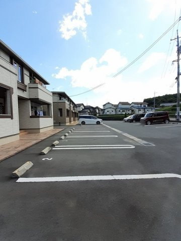 リアンＡの駐車場|駐車場に車を止められます
