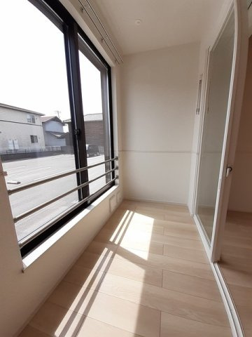 スリジエの内装|明るい室内です