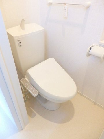 クオーレ　コイン通りのトイレ|落ち着いた色調のトイレです