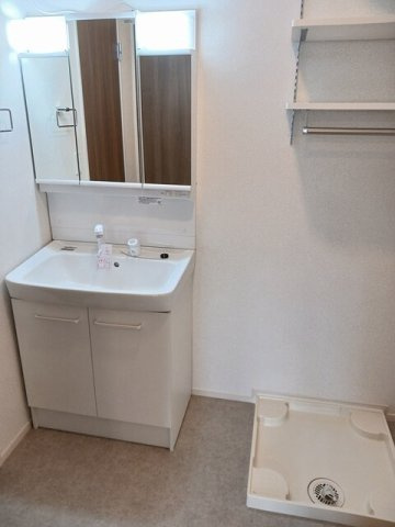 シャンス　トロワの洗面所|ゆったりとスペースのある洗面所
