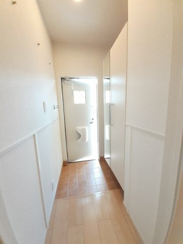 アルコバレーノ　Ｂの玄関|明るい玄関です