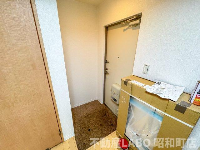 ヴィラナリー西九条の玄関