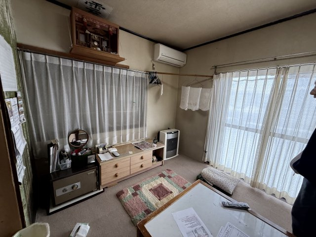 2026/7/20NEW　戸建　高山市新宮町　450万の居間・リビング