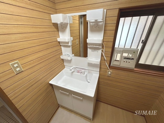 西沢ハイツの洗面所|独立洗面台です！