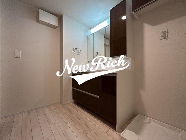伊勢崎市三室町のアパートの独立洗面台