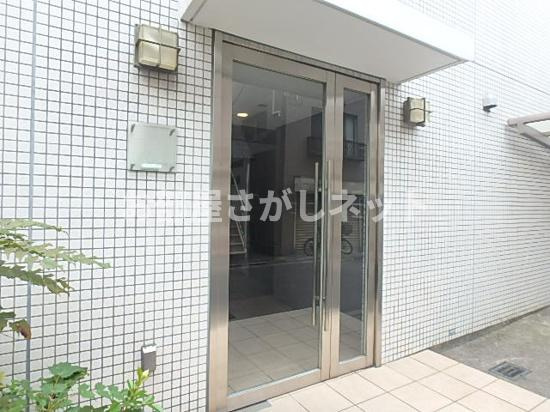 フラットワンのエントランス