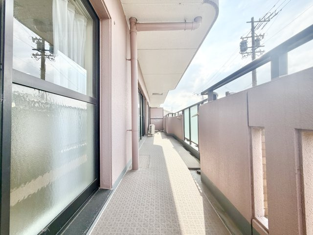 ラビデンス守山町南のバルコニー