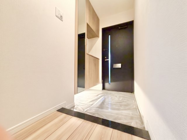 ラビデンス守山町南の玄関