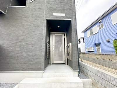 【エントランス】 | カインドネスみずほ台中央 | 落ち着いたエントランスです
