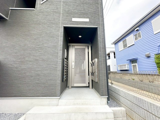 【エントランス】 | カインドネスみずほ台中央 | 落ち着いたエントランスです