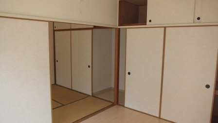 市川グリーンタウン原木の居間・リビング|別タイプの写真です