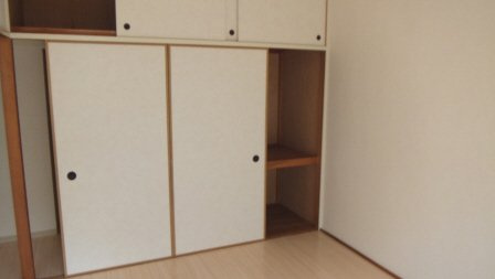 市川グリーンタウン原木の居間・リビング|別タイプの写真です