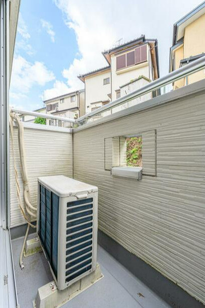 川崎市多摩区西生田５丁目のアパートのバルコニー