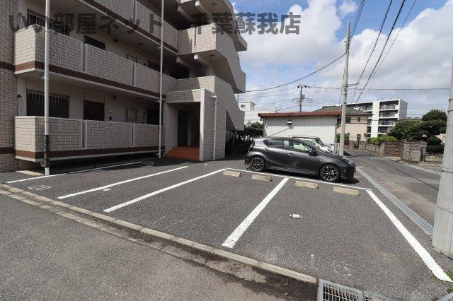 ペレーネ増嶋の駐車場|カースペースがあります