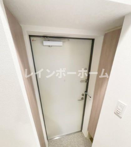 グランカーサ市川国府台の玄関