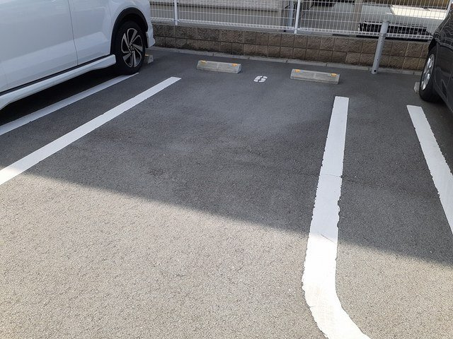 フィレール　デュ　トラジャⅢの駐車場