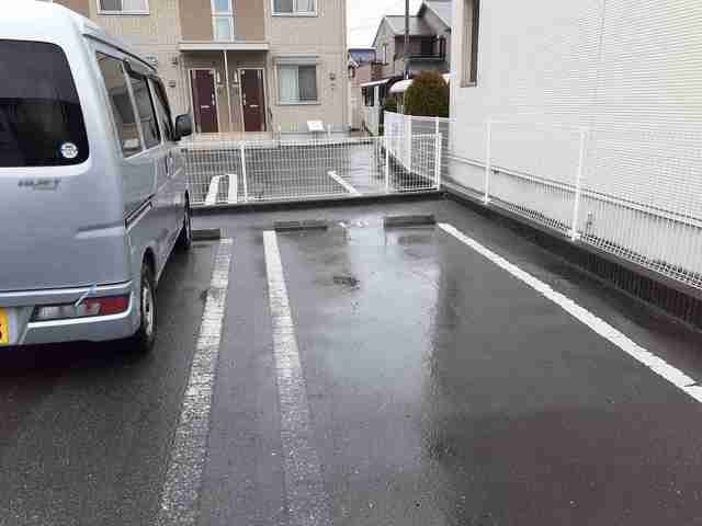 フェリア糸井Ｅの駐車場