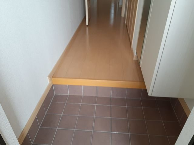 フェリア糸井Ｅの玄関