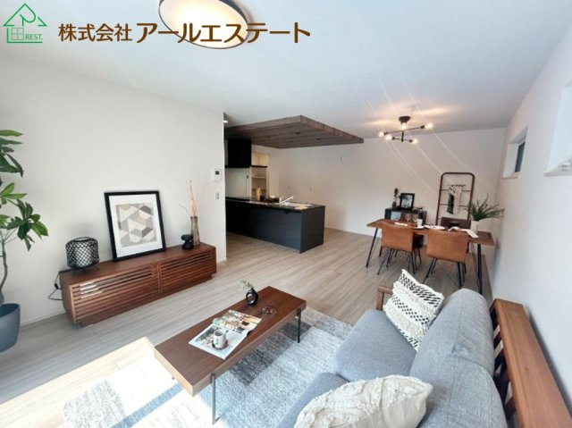 加古川市平岡町新在家　　JR「東加古川駅」徒歩17分の居間・リビング