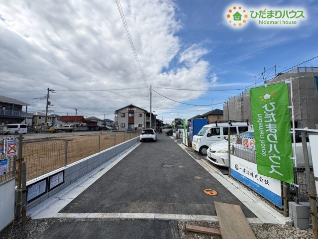 深谷市上野台　第25　新築一戸建て　リーブルガーデン　04の前面道路含む現地写真