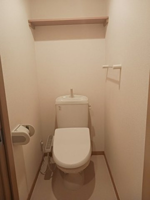 【トイレ】 | ポルトーネ | 落ち着いた色調のトイレです