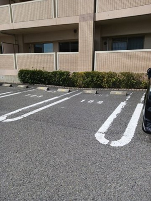 【駐車場】 | ポルトーネ | カースペースがあります