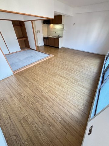 シェリール苦楽園Ⅱの居間・リビング