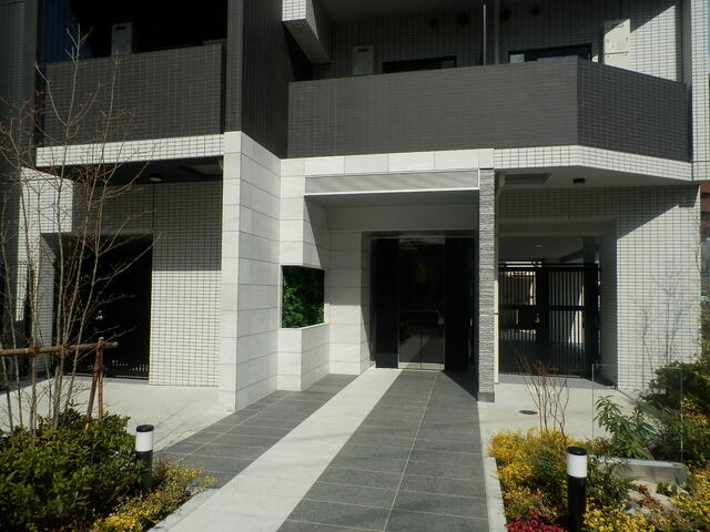 DIPS亀有駅前のエントランス