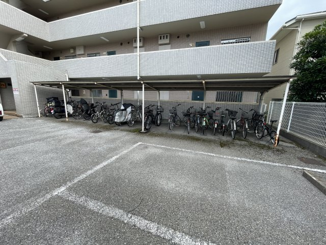 PLENDY北小金の駐車場