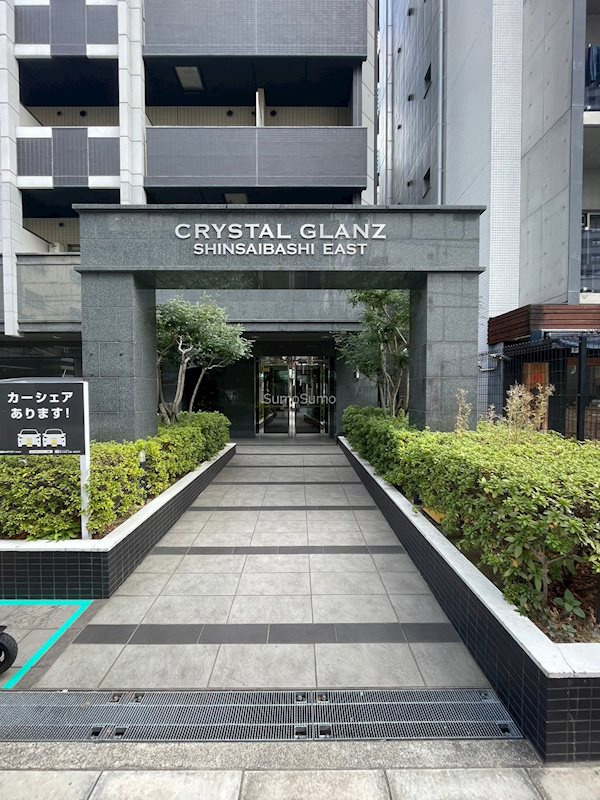 クリスタルグランツ心斎橋EASTのエントランス