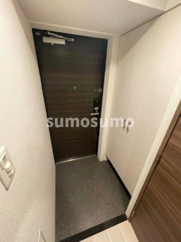 エスリード本町レジデンスの玄関