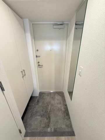 セレニテ谷町四丁目アリエの玄関