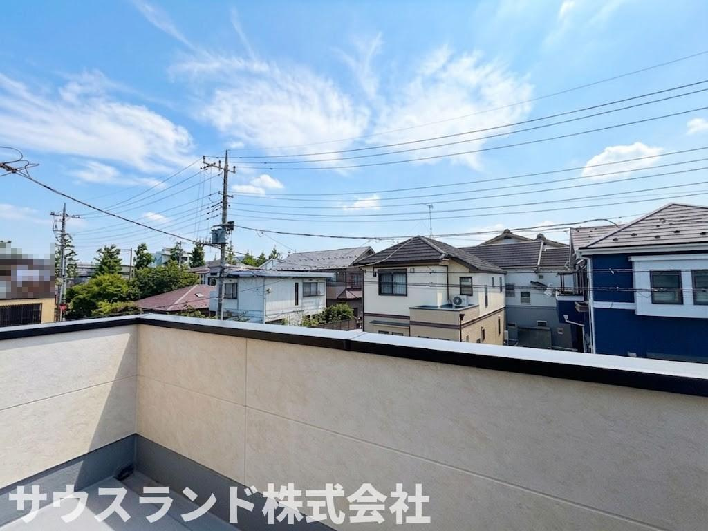 八王子市東浅川町6期１号棟の展望|周辺は戸建て住宅が立ち並ぶ落ち着いた住宅街となっており、静かで穏やかな生活環境が広がっています。窓を開けても騒音が少なく、小さなお子様がいるご家庭でも安心してお昼寝の時間を楽しむことができます。