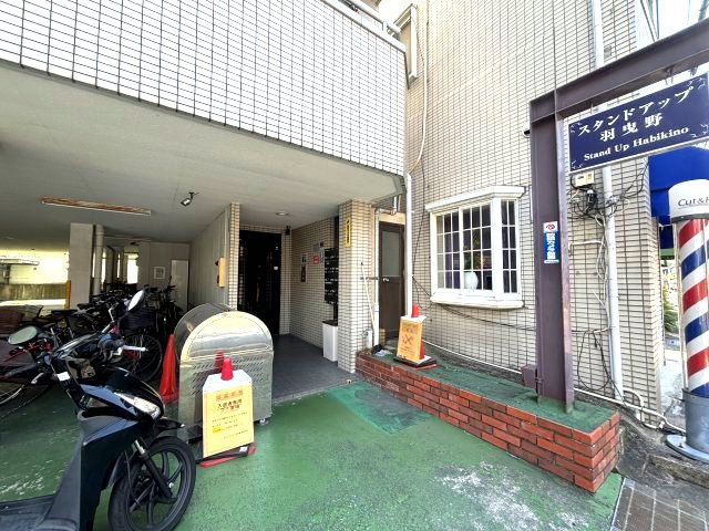スタンドアップ羽曳野のエントランス