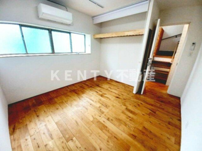 【寝室】 | 大井５丁目戸建て | 落ち着いて過ごせるお部屋なので、寝室にいかがでしょうか