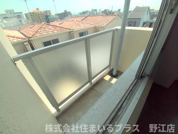 ニューセンチュリー西村のバルコニー