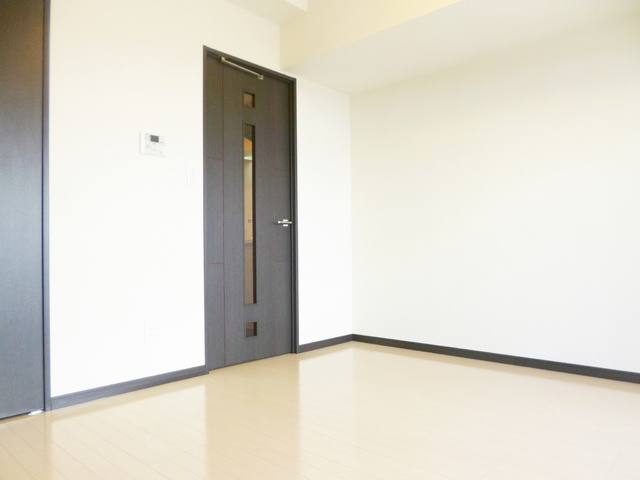ステージファースト西巣鴨二番館の居間・リビング|きれいなフローリングのお部屋です☆
