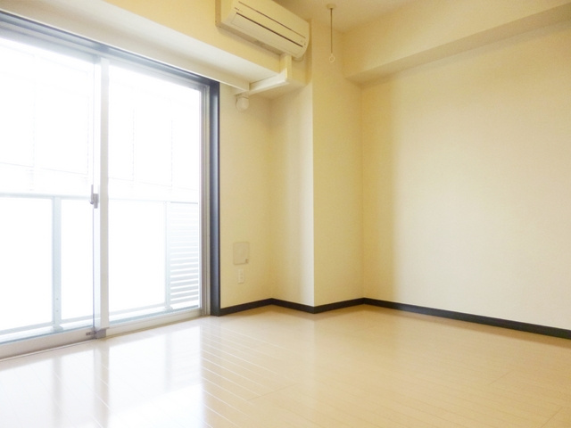 ステージファースト西巣鴨二番館の居間・リビング|日当たり良好のお部屋です☆